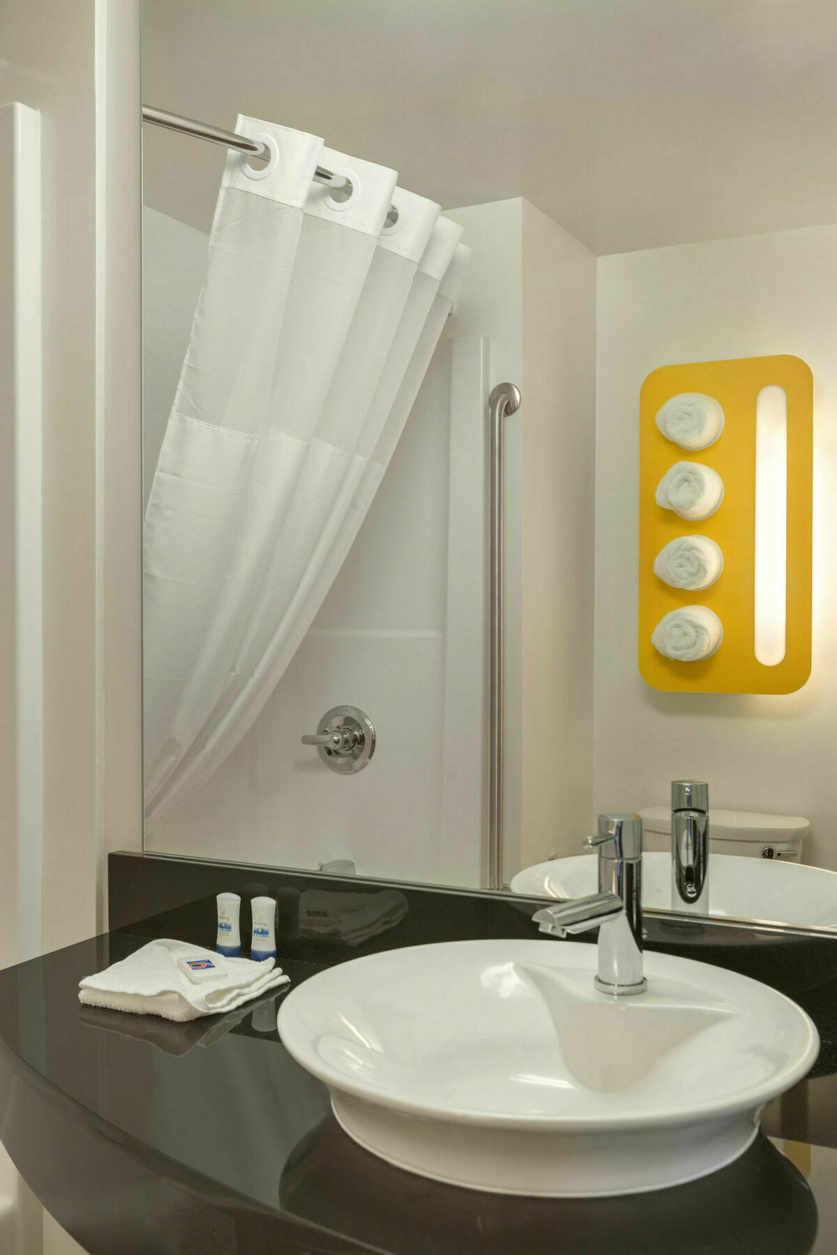 Motel 6 Airdrie Bagian luar foto
